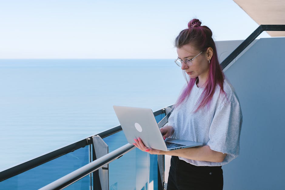The Digital Nomad Lie: Why Working from Everywhere is Making You Unpromotable