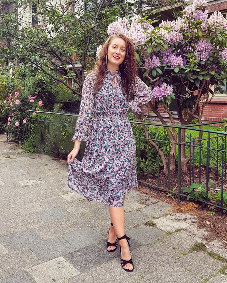Outfit: Mijn nieuwe favoriete midi jurk met bloemenprint!